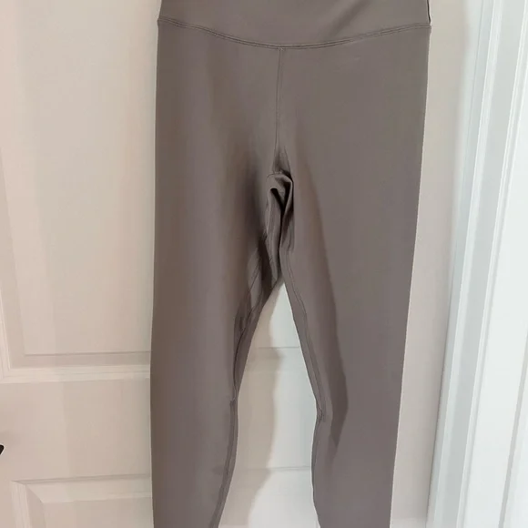 Abercrombie YPB studioFLEX 7/8-Length Activewear 
Legging Size Large - Picture 3 of 7